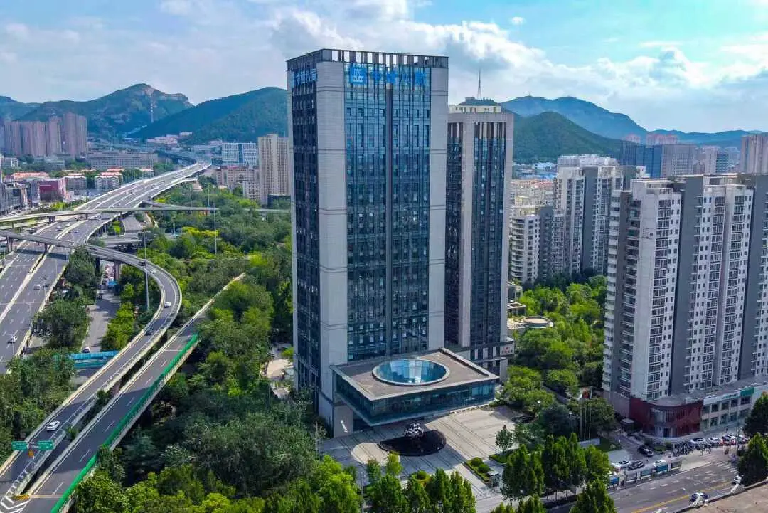 建设济南的, 泉BA