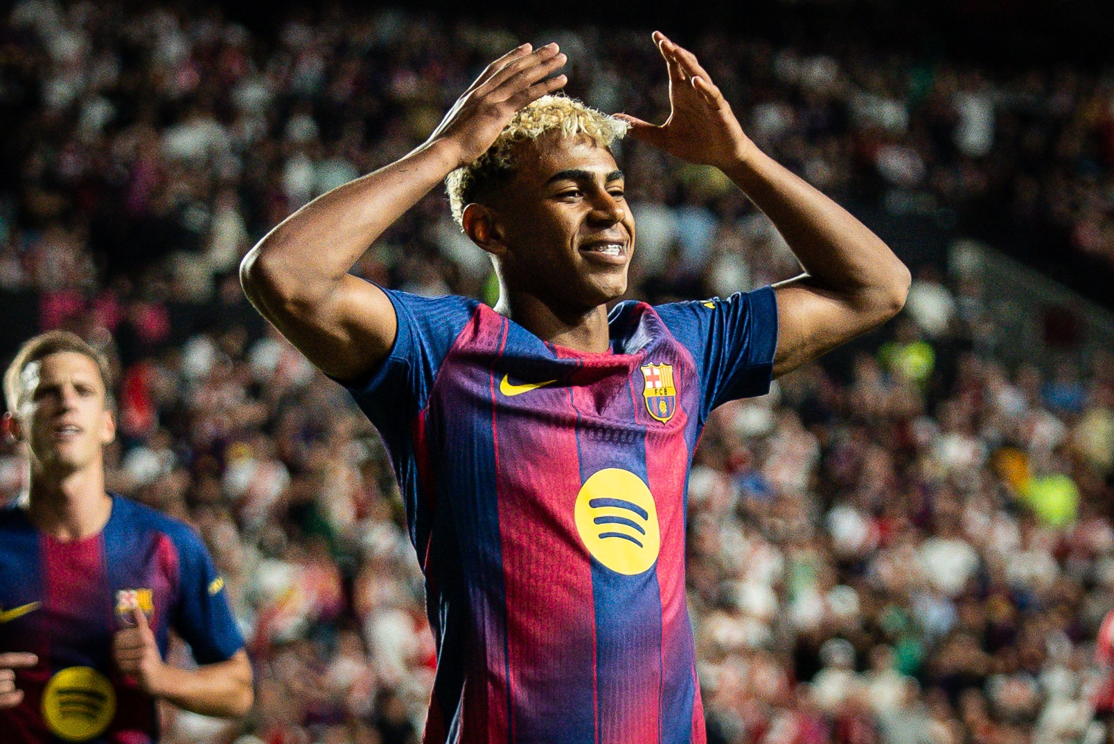 斯主帅, 图哈球场的, 岁的女儿在 斯主帅, 图哈球场的, 岁的女儿在